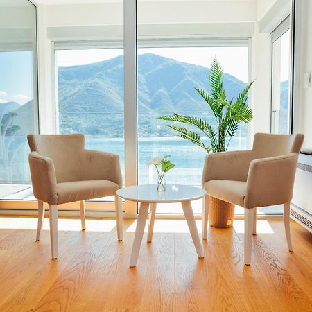 Sea View Apartment For 4 Kotor Exteriér fotografie