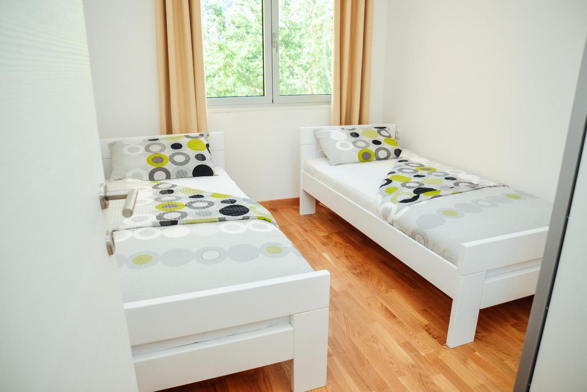 Sea View Apartment For 4 Kotor Exteriér fotografie