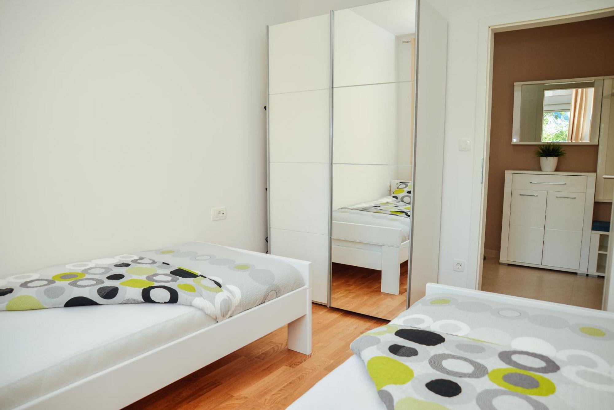 Sea View Apartment For 4 Kotor Exteriér fotografie