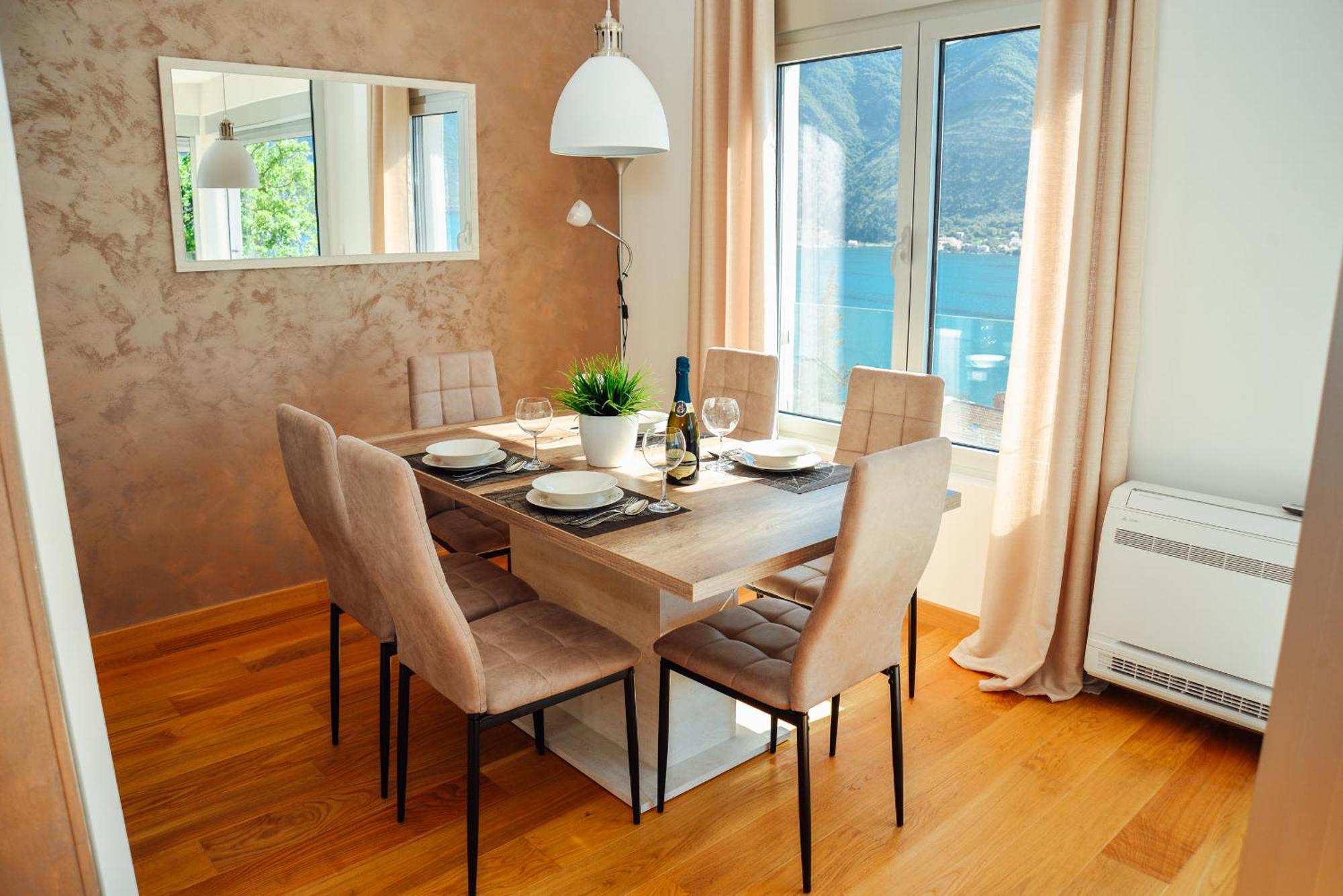 Sea View Apartment For 4 Kotor Exteriér fotografie